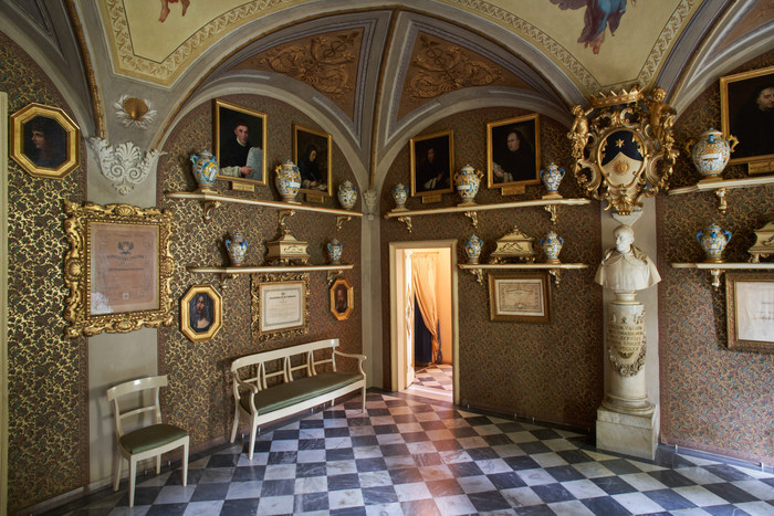 A farmácia mais antiga do mundo é a de Santa Maria Novella, em Florença, Itália